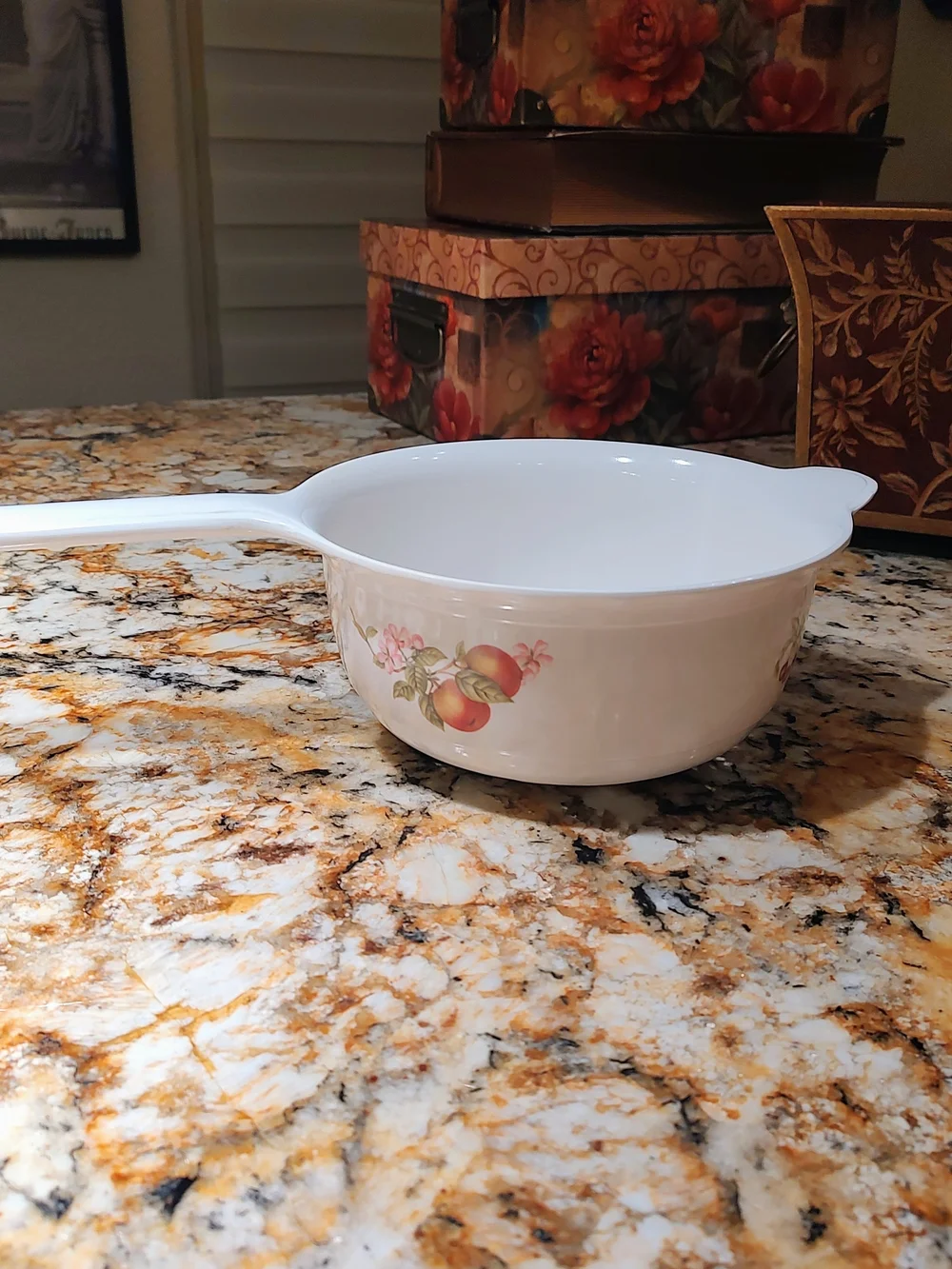 White Ashberry Melamine strainer W Peach Floral Design, vintage.